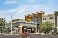 La Quinta Inn & Suites by Wyndham Evansville