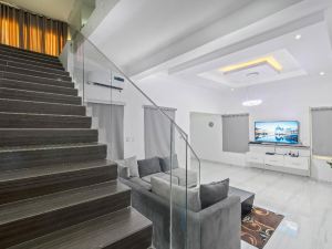 Gorgeous Short-Let Apartment Lekki