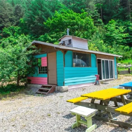 Sunny Junny Pension Отели рядом с достопримечательностью «Ферма Herbnara»