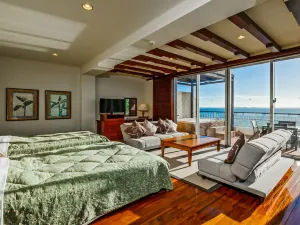 Kanucha Bay Hotel & Villas