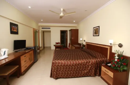 Hotel Juhu Plaza Hotels near Juhu Beach