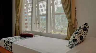 Dormitory Tourism Sritanjung Banyuwangi by Celcius