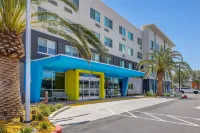 Tru by Hilton Lathrop Hotels in Manteca