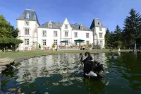 Chateau du Boisniard Hotels in Saint-Laurent-sur-Sevre