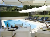 Castel de Tres Girard - piscina