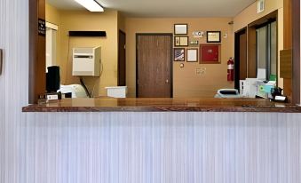 Super 8 by Wyndham Warrensburg