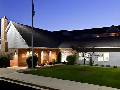 梅里爾維爾Residence Inn 飯店 Heroes Park附近的飯店