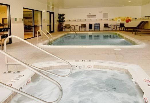 호텔 수영장 시설