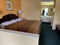 Deluxe Inn & Suites