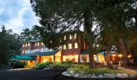 The Monte Vista Hotel Hotels in Black Mountain