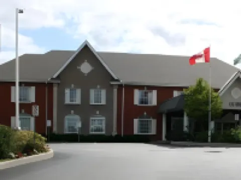 Quality Inn & Suites Hotels in Oakville