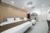 Goesan Hotel the King