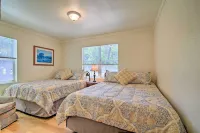 Utopia Family Home, 2 Blocks to Utopia Park! Hotel dekat Utopia Texas