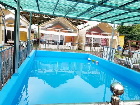 Yeongcheon Solong Go Glamping Отели рядом с достопримечательностью «Auno Feliz Glamping»