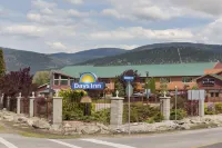 Days Inn by Wyndham Penticton Conference Centre Hotels near Terry Isaac Gallery