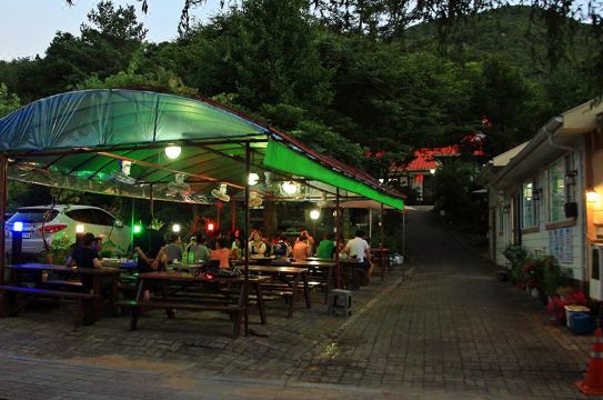 괴산 금성민박펜션의 조용한 외관 이미지