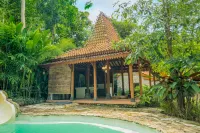 Private Villa - Arimbi Resort Hotels in Sedayu