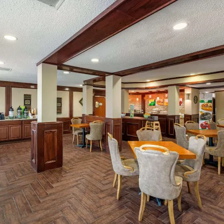 Quality Suites Addison-Dallas