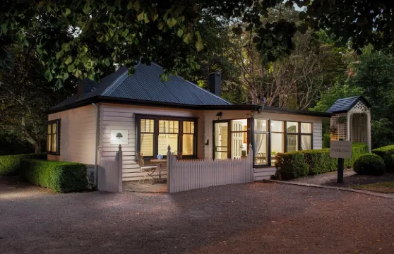 莫爾頓公園地產 - 別墅山林小屋