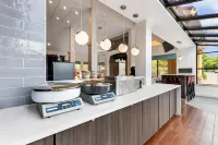 Best Western Plus Parkway Inn - breakfast