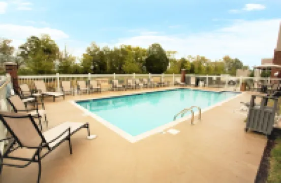 แฮมป์ตัน อินน์แอนด์สวีทส์ แฮมป์ตันโคฟ โรงแรมในฮันต์สวิลล์