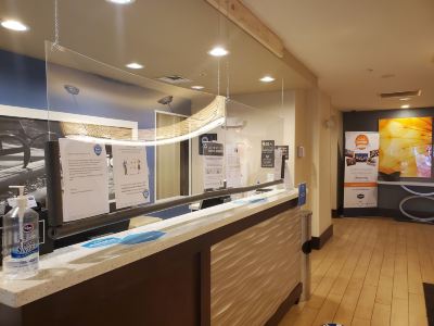 フロントデスク ハンプトン イン ローマの写真