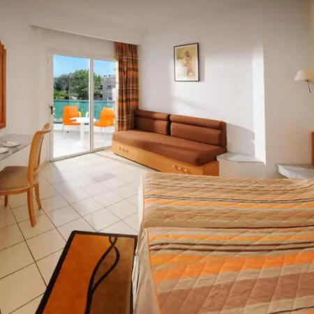 Riviera Hotel - Family Only