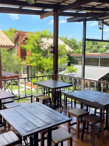 รูปภาพของบ้านโรงไม้ คาแนล ฟร้อน โฮมเสตย์