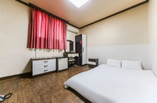 Gyeongju Sujeong Sauna Motel Hotels near Beopjangsa Temple