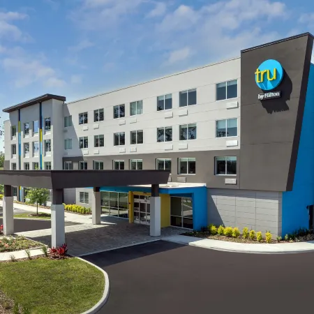 Tru by Hilton Jacksonville West I 295