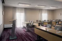Courtyard Syracuse Carrier Circle Отели в г. Де Витт