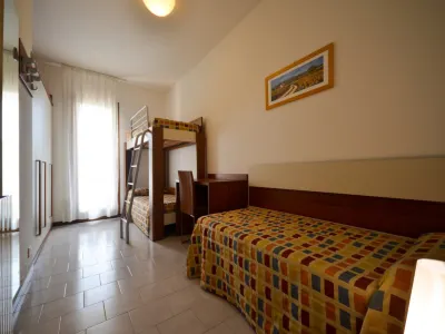 Spacious villa with private garden and shared pool by Beahost Rentals