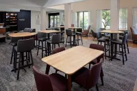 杜克大學達拉姆市中心萬怡酒店 - 早餐
