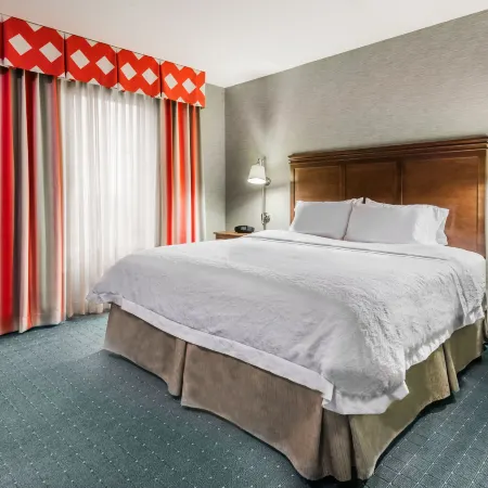 Hampton Inn & Suites Columbus Polaris