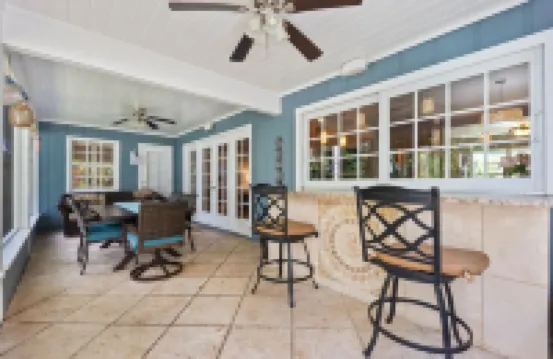 Tropical Resort Style Retreat w/ Pool House 4BR, 3 Bath