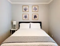 2nd Street Retreat: Private Cottage in Downtown Bentonville