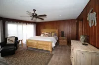 BEAUTIFUL LAKE VIEW from every room, 6 BDRM, 5 Bath, Pool Table, Ping Pong, AC