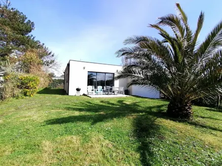Sarzeau 100 m from the beach and coastal paths, beautiful house with all comforts
