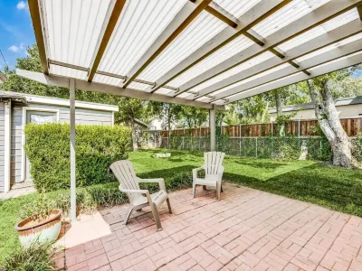 Preston Hollow in between Home 터치텔 와이어레스 주변 호텔
