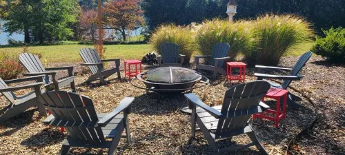 Living the Lake Life   w/2 kitchens 6 bdrms Hotels in Cunningham