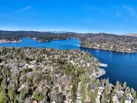 Lovely Lake View 4 BR Cabin w/ Large Kitchen & Deck.