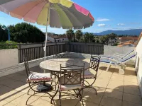 Large T2 Terrace in house 500m beach Hotels in Saint-Cyprien