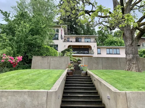 The Big Pink House, a University of Oregon Favorite