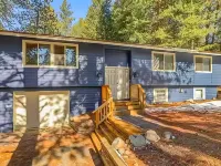 Tucked away mountain retreat w/Game Room & Hot Tub โรงแรมในแมคคอล