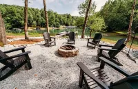 LAKE FRONT - New Build, No Steps to Lake, Quiet Cove, Big Creek -Seasonal Water