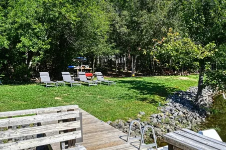 Stay at a great place at Lake Anna.