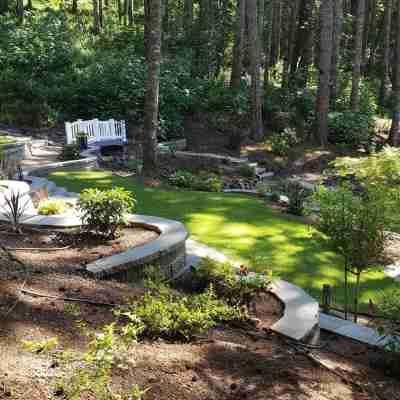 Quiet 4 bedroom Home with Hot Tub nestled in the woods Hotel Exterior