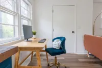 Retro Retreat: renovated 2BR, desk, no chore list!