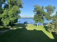 Stunning Family Friendly Lake Home Retreat on Beautiful Lake Darling
