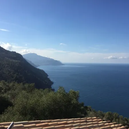 Arrive near the beach & feel good.